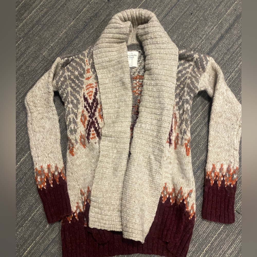 Abercrombie & Fitch Beige and Burgundy Cardigan